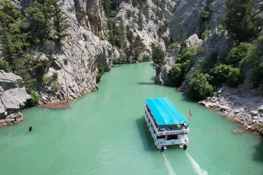 Natural Wonder Green Canyon Boat Tour